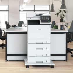 Canon i-SENSYS MF842Cdw printer in een kantoorruimte